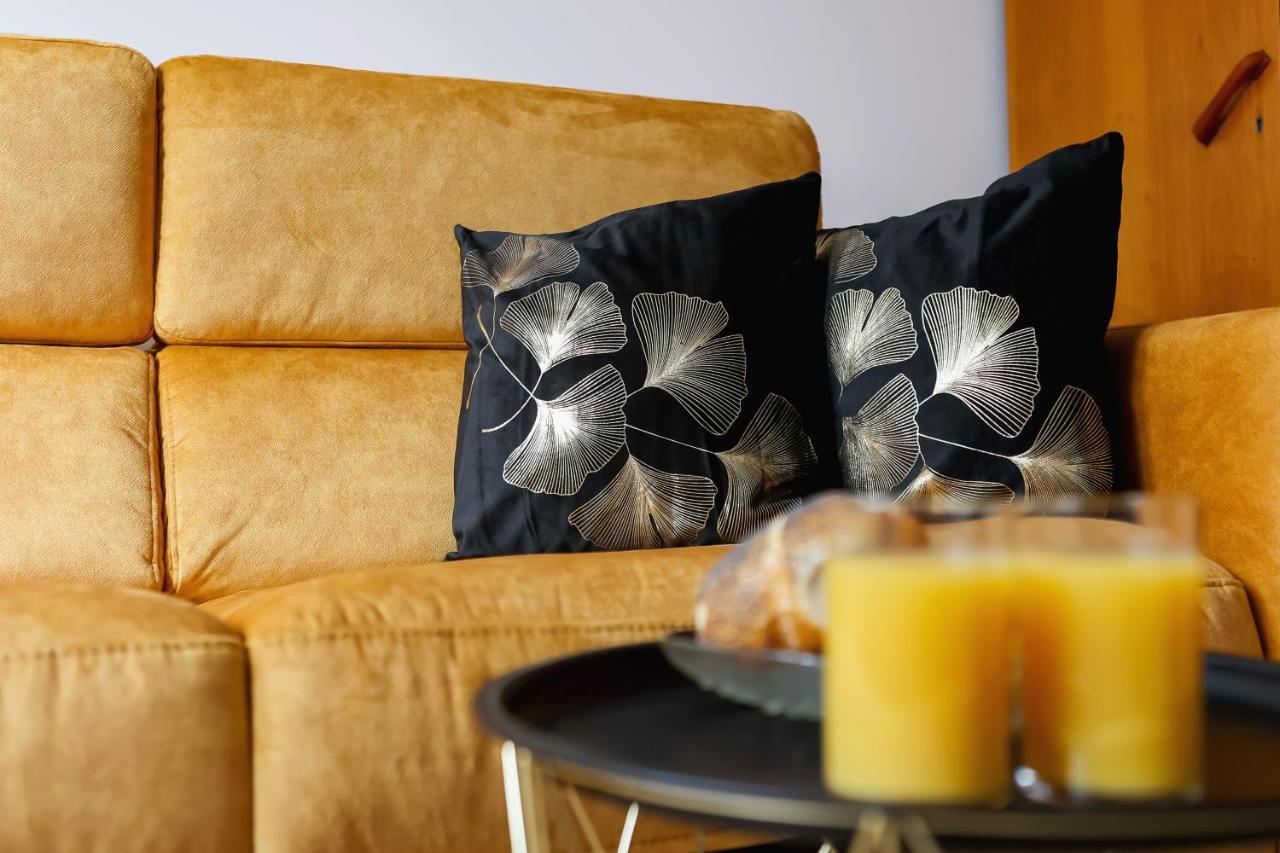 Apartments Osiedle Szkolne Cracow By Noclegi Renters คราคูฟ ภายนอก รูปภาพ